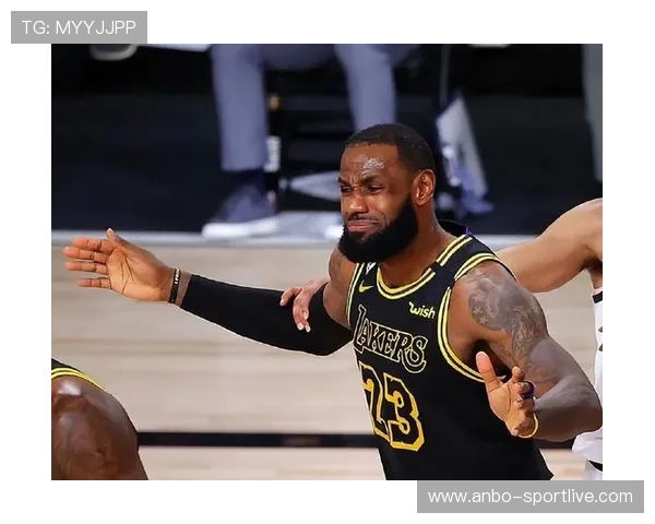 詹姆斯关键时刻发力湖人险胜快船赢得连胜